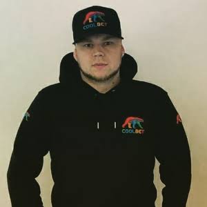 Roosteenin striimaustyylin sisällä: portit, reaktiot ja yhteisö